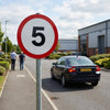 5mph Reflective Traffic Sign (Class RA1) – 600mm Diameter – Aluminium Composite RA1 – Outdoor Use